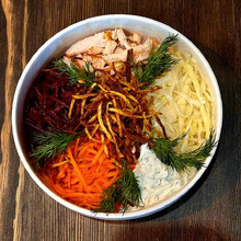 Салат «Чафан» с курицей из тандыра и картофелем пай